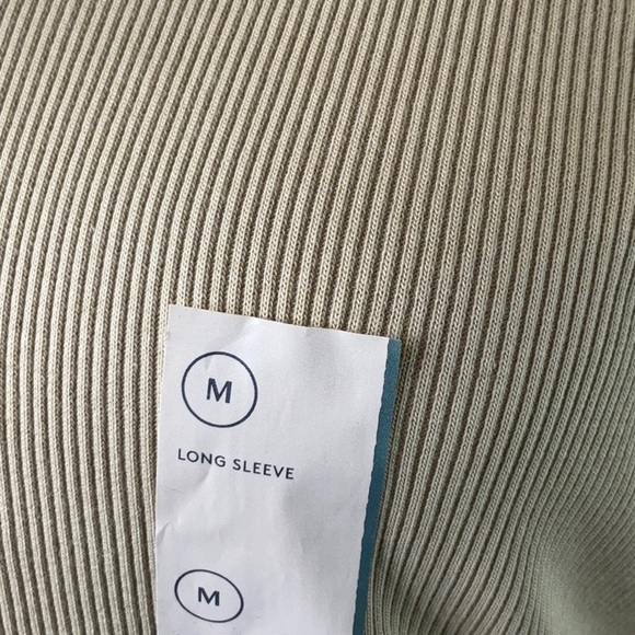 Universal Thread Beige Ribbed Long Sleeve
Top Various Sizes - Picture 3 of 8